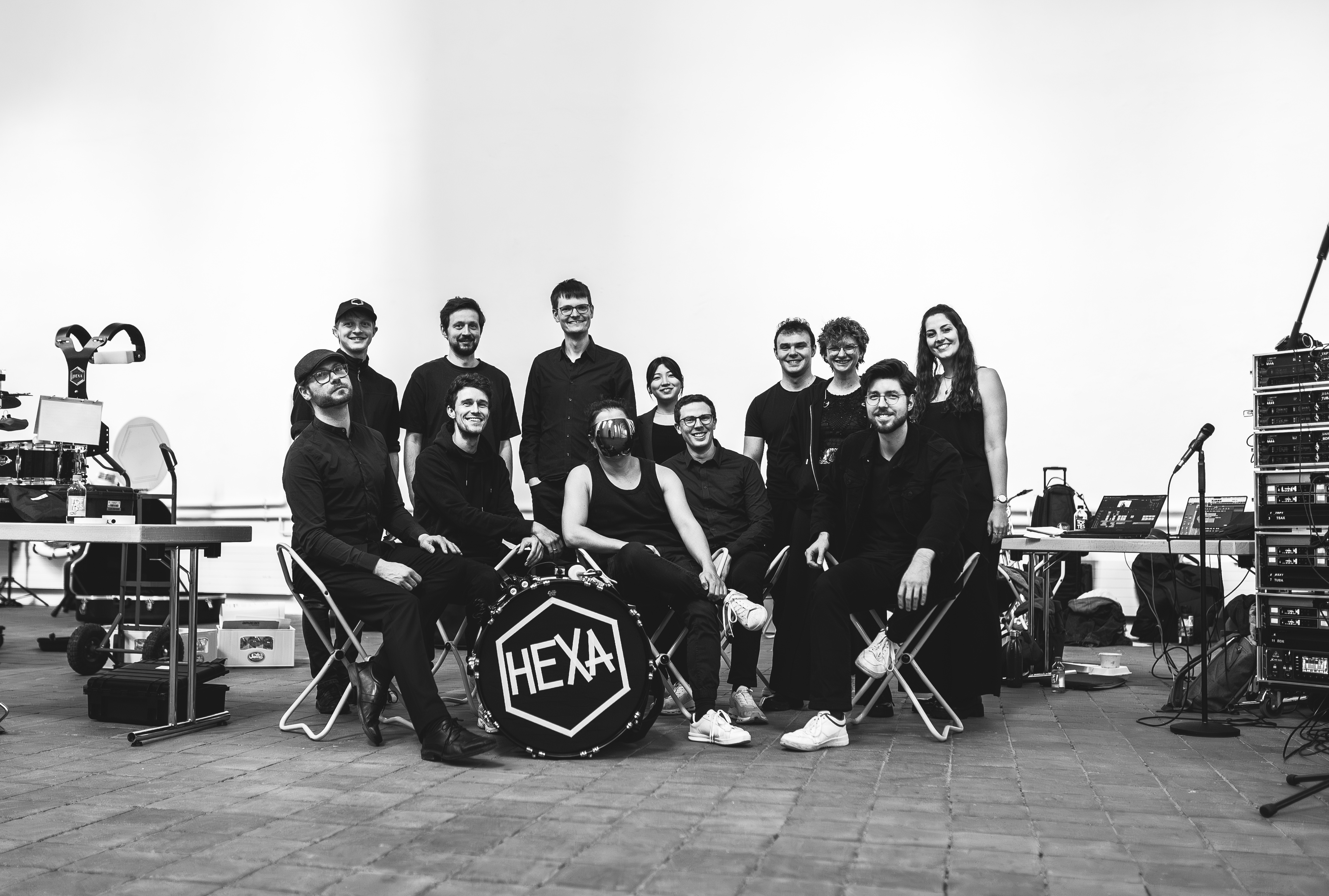 HEXA Bandfoto in Schwarz-Weiß